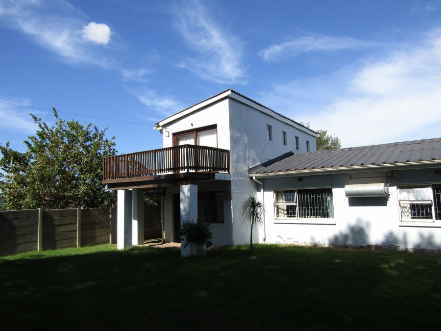 6 Bedroom Property for Sale in Humansdorp Eastern Cape
